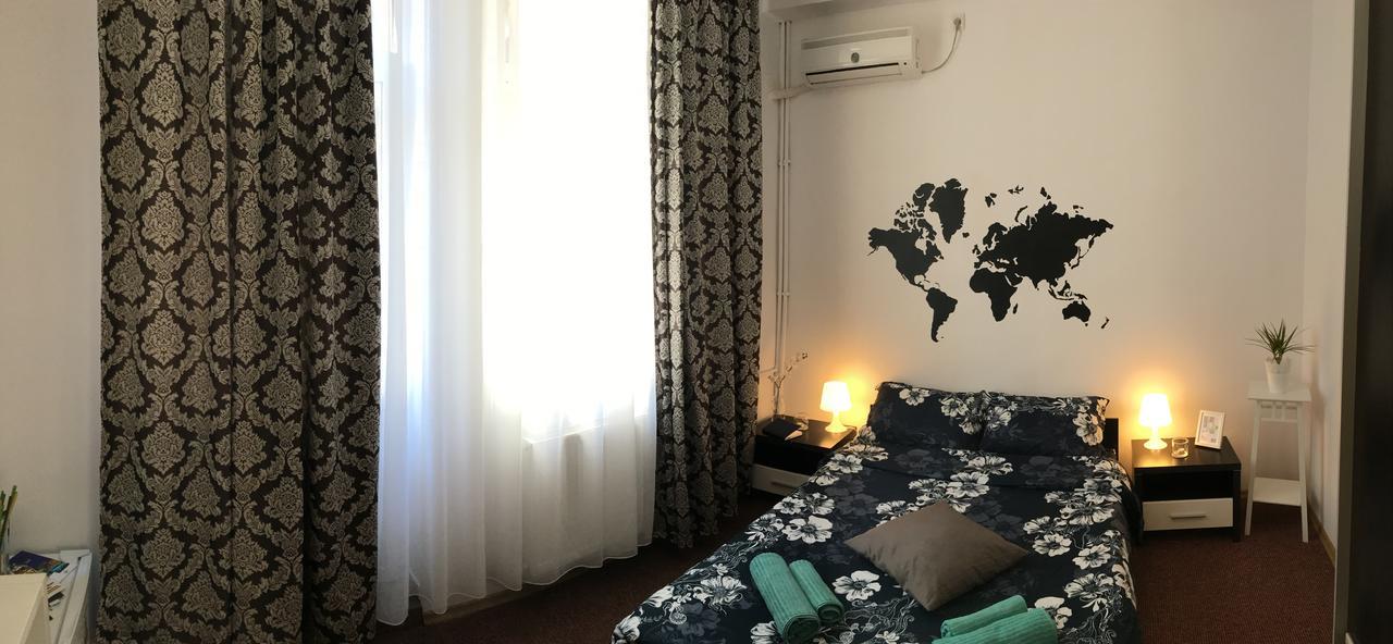 Central Studio Victoriei Apartment Bucharest